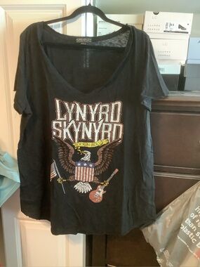 Forever 21 Black Lynyrd Skynyrd Eagle Graphic V-Neck Tee